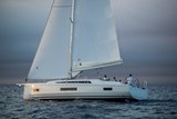 Oceanis 40.1 under sail